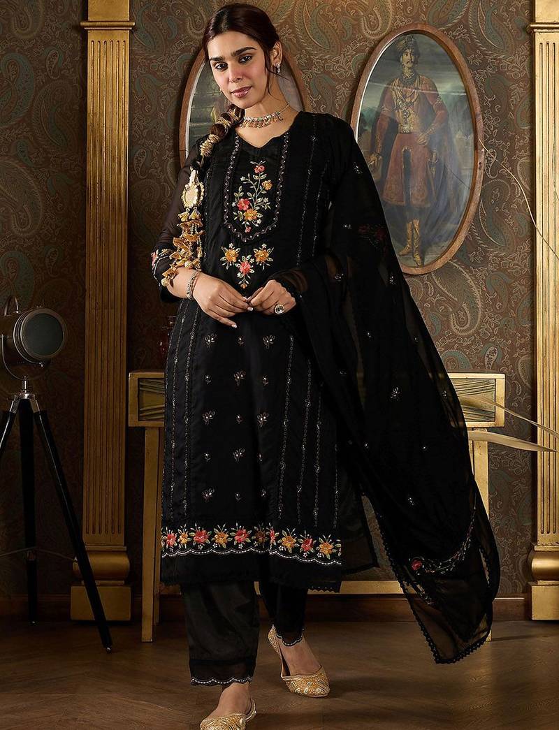 Floral Embroidered Sequinned Panelled Organza Kurta With Trousers & Dupatta