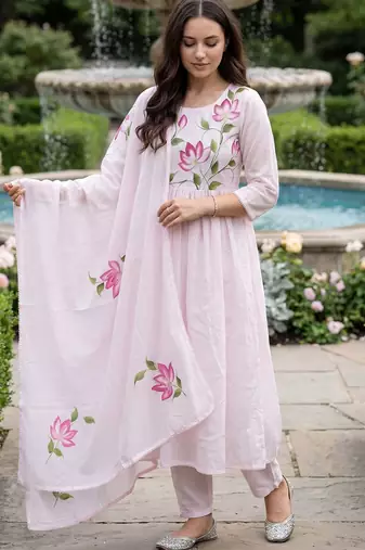 Women Floral Printed Regular Pure Cotton Kurta with Trousers & With Dupatta