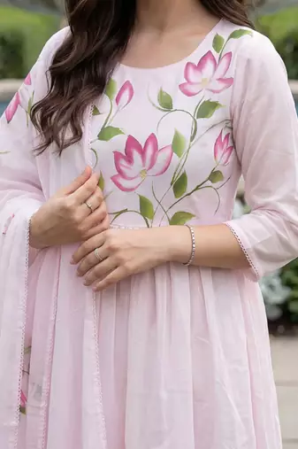 Women Floral Printed Regular Pure Cotton Kurta with Trousers & With Dupatta