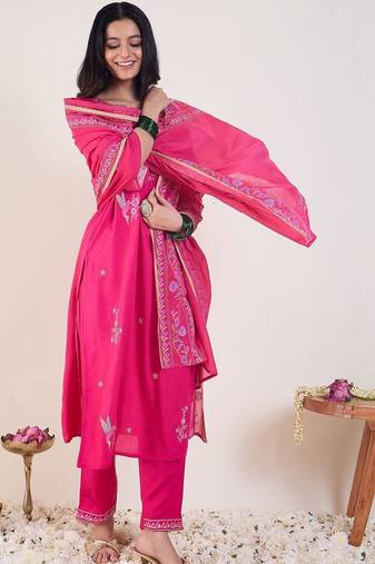 Floral Embroidered Regular Thread Work Straight Kurta With Trousers & Dupatta
