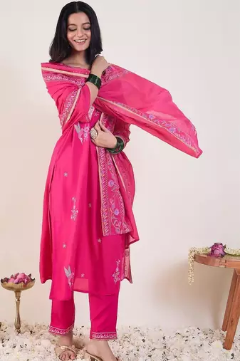 Floral Embroidered Regular Thread Work Straight Kurta With Trousers & Dupatta