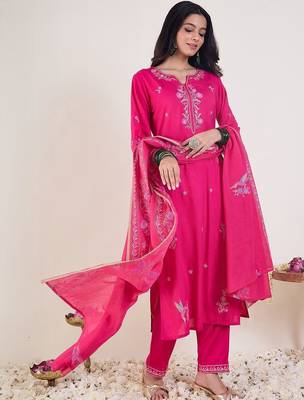 Floral Embroidered Regular Thread Work Straight Kurta With Trousers & Dupatta 3