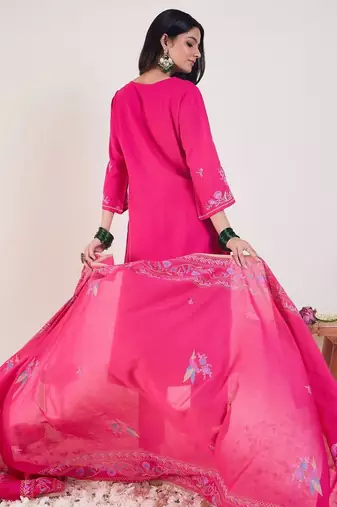 Floral Embroidered Regular Thread Work Straight Kurta With Trousers & Dupatta