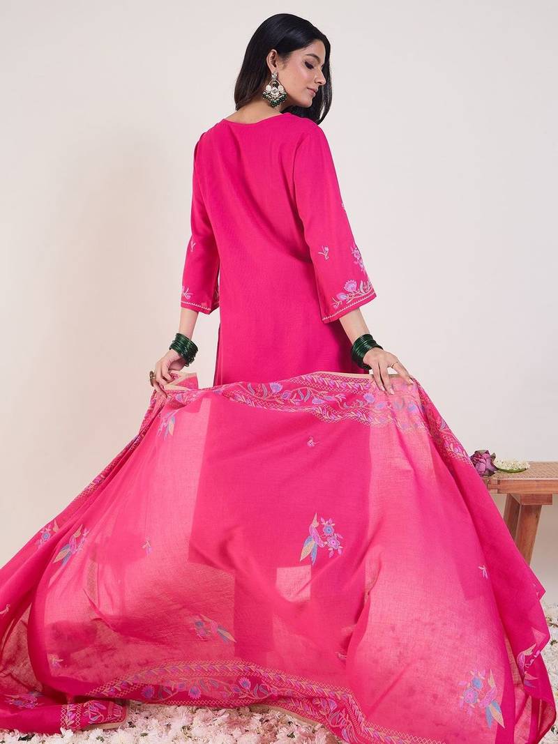 Floral Embroidered Regular Thread Work Straight Kurta With Trousers & Dupatta