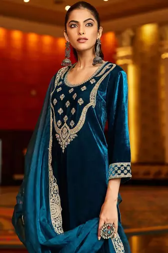 Women Ethnic Motifs Embroidered Regular Velvet Kurta with Trousers & With Dupatta