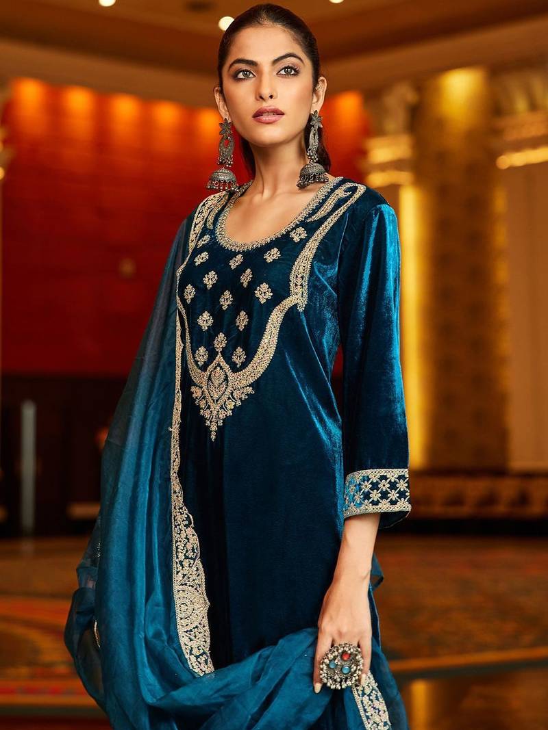 Women Ethnic Motifs Embroidered Regular Velvet Kurta with Trousers & With Dupatta