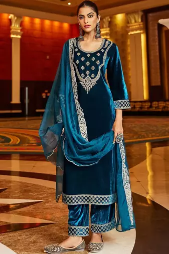 Women Ethnic Motifs Embroidered Regular Velvet Kurta with Trousers & With Dupatta