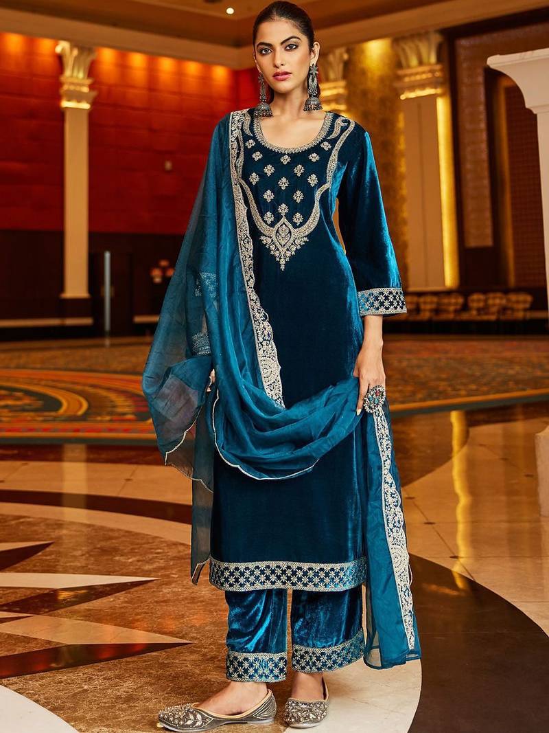 Women Ethnic Motifs Embroidered Regular Velvet Kurta with Trousers & With Dupatta