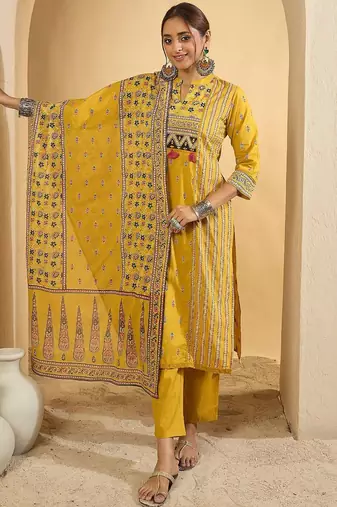 Women rinted Panelled Pure Cotton Kurta with Trousers & With Dupatta