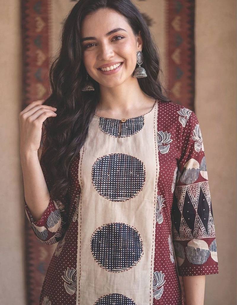 Women Floral Printed Regular Thread Work Pure Cotton Kurta with Trousers & With Dupatta