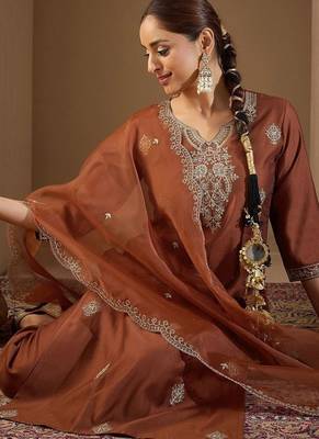 Women Ethnic Motifs Embroidered Regular Liva Kurta with Trousers & With Dupatta 2