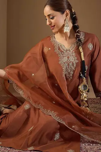 Women Ethnic Motifs Embroidered Regular Liva Kurta with Trousers & With Dupatta