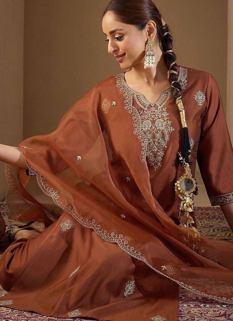 Women Ethnic Motifs Embroidered Regular Liva Kurta with Trousers & With Dupatta