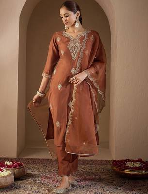 Women Ethnic Motifs Embroidered Regular Liva Kurta with Trousers & With Dupatta 1
