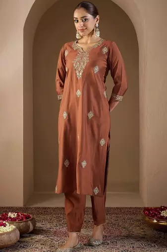 Women Ethnic Motifs Embroidered Regular Liva Kurta with Trousers & With Dupatta