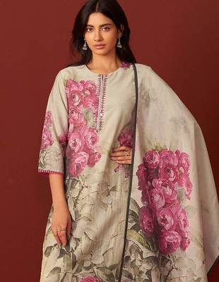 women floral printed kurta with trousers & dupatta 2