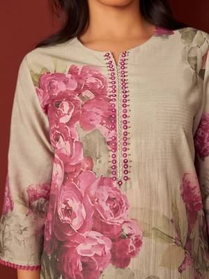 women floral printed kurta with trousers & dupatta 3