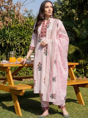 Women Floral Printed Regular Pure Cotton Kurta with Trousers & With Dupatta 1