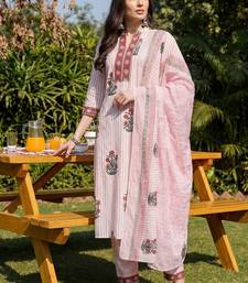 Women Floral Printed Regular Pure Cotton Kurta with Trousers & With Dupatta