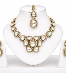kundan white mehendi polish necklace set with earrings and maang tikka for bridal wedding jewelry