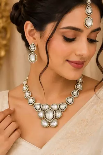 kundan white mehendi polish necklace set with earrings and maang tikka for bridal wedding jewelry