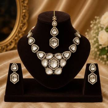 kundan white mehendi polish necklace set with earrings and maang tikka for bridal wedding jewelry 4
