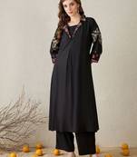 Women Floral Embroidered Regular Thread Work Kurta with Trousers