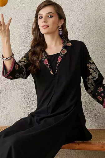 Women Floral Embroidered Regular Thread Work Kurta with Trousers