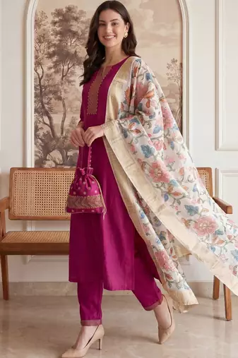Women Floral Regular Thread Work Kurta with Trousers & With Dupatta
