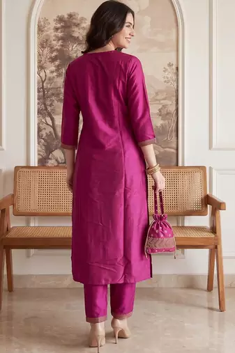 Women Floral Regular Thread Work Kurta with Trousers & With Dupatta