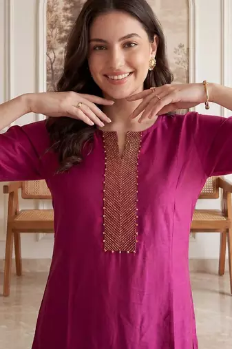 Women Floral Regular Thread Work Kurta with Trousers & With Dupatta