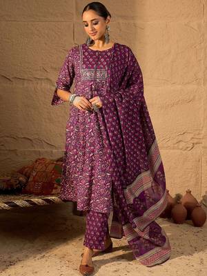 Women Floral Printed Regular Pure Cotton Straight Kurta with Trousers & Dupatta 2