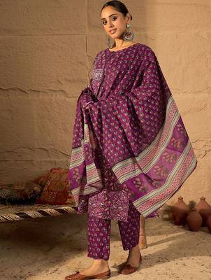 Women Floral Printed Regular Pure Cotton Straight Kurta with Trousers & Dupatta 4
