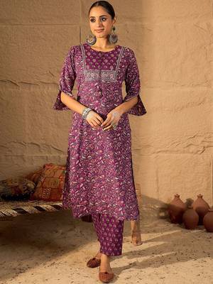 Women Floral Printed Regular Pure Cotton Straight Kurta with Trousers & Dupatta 6