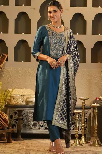 Paisley Yoke Design Sweetheart Neck Zari Straight Kurta & Trousers With Dupatta