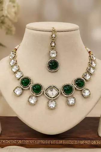 kundan green mehendi polish necklace set with earrings and maang tikka for bridal wedding jewelry