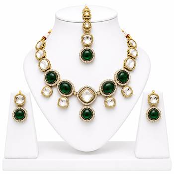 kundan green mehendi polish necklace set with earrings and maang tikka for bridal wedding jewelry 3