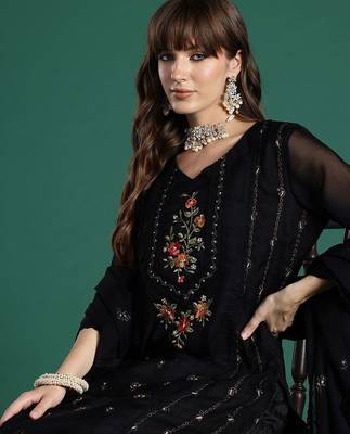 Floral Embroidered Panelled Thread Work Kurta with Trousers & With Dupatta 2