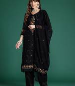 Floral Embroidered Panelled Thread Work Kurta with Trousers & With Dupatta