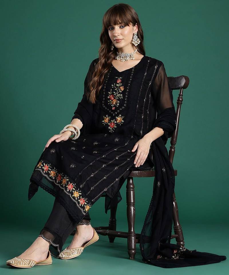 Floral Embroidered Panelled Thread Work Kurta with Trousers & With Dupatta