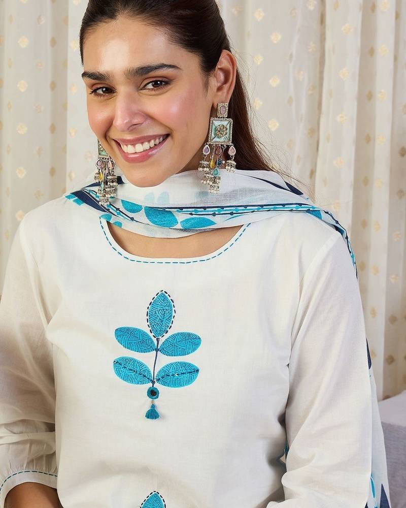 Ethnic Motifs Embroidered Thread Work Pure Cotton Kurta With Trousers & Dupatta