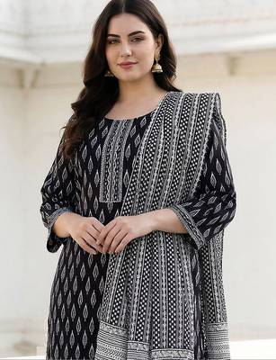 Plus Size Printed Mirror Work Pure Cotton Kurta with Palazzos & With Dupatta 2