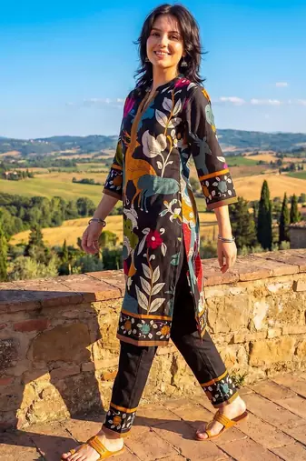 Women Ethnic Motifs Printed Regular Pure Cotton Kurta with Trousers