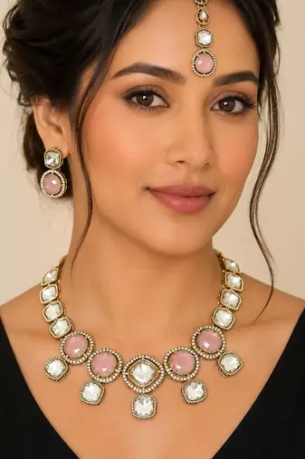 kundan baby pink mehendi polish necklace set with earrings and maang tikka for bridal wedding jewelry