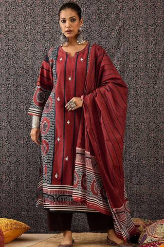 Women Printed Regular Thread Work Pure Cotton Kurta with Trousers & With Dupatta