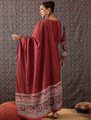 Women Printed Regular Thread Work Pure Cotton Kurta with Trousers & With Dupatta 4