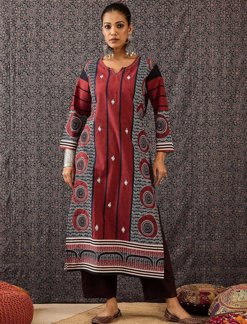Women Printed Regular Thread Work Pure Cotton Kurta with Trousers & With Dupatta