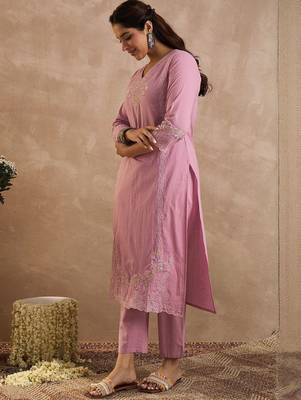women floral embroidered regular thread work  cotton kurta with trousers 3