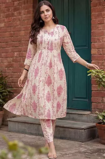 Women Floral Printed Regular Pure Cotton Kurta with Trousers