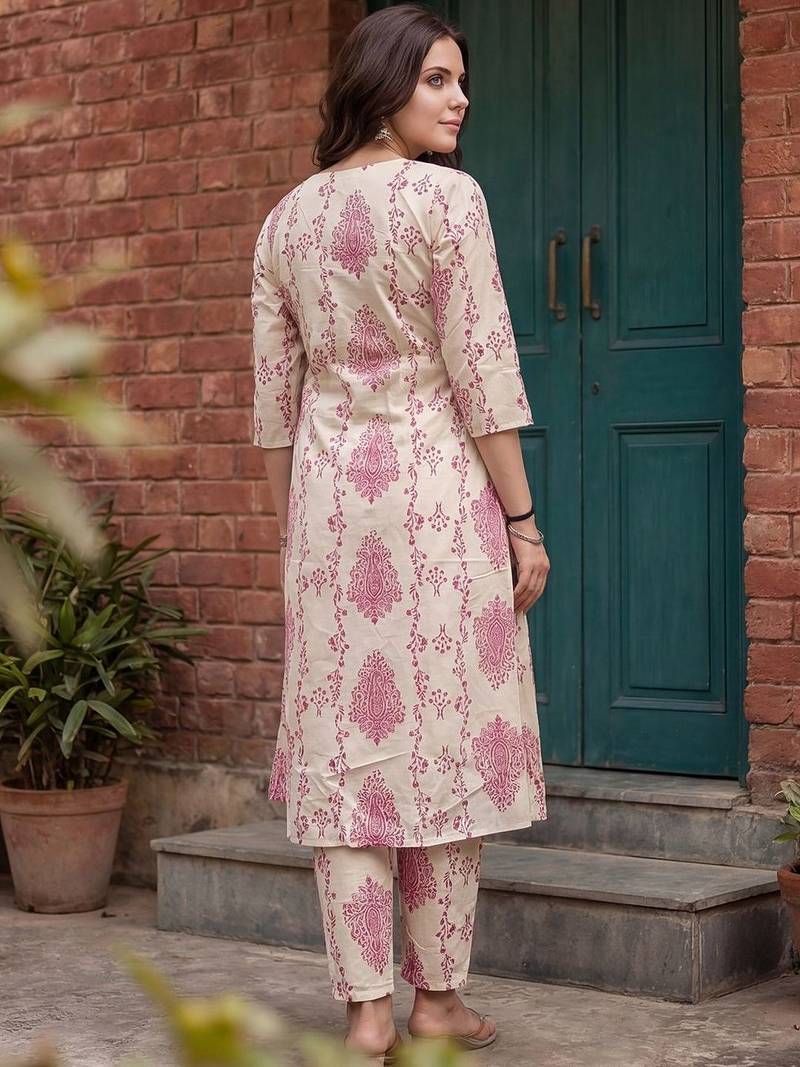 Women Floral Printed Regular Pure Cotton Kurta with Trousers